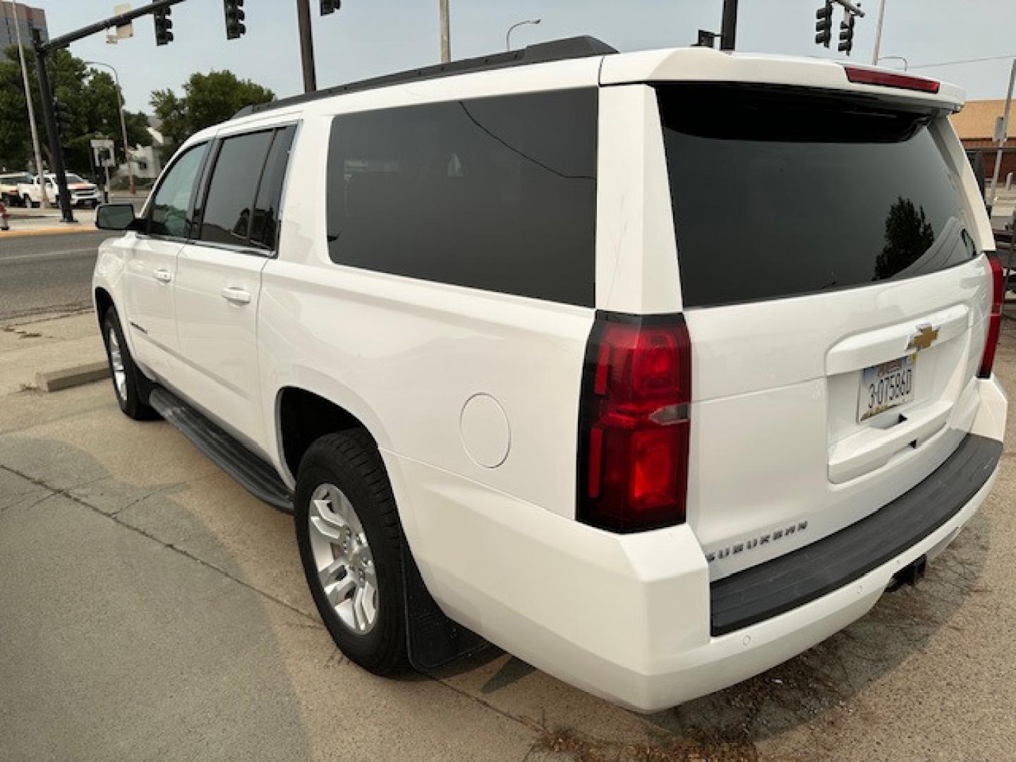 2018 White /Charcoal Chevrolet Suburban LS 4WD (1GNSKGKC2JR) with an 5.3L V8 OHV 16V engine, 6A transmission, located at 3200 1st Avenue North, Billings, MT, 59101, (406) 245-9055, 45.779270, -108.510742 - Very Nice, Full-Sized SUV with 3rd Row Seating and Low Mileage. Power Seats, Power Windows, Power Door Locks, Front & Rear Air/Heat Controls, Tow Package, Tilt Steering, Cruise Control and Much More! CarFax Dealer. Auto Brokers of Montana/AA&A Auto Rental/Fox Car Rental Billings - Photo#4